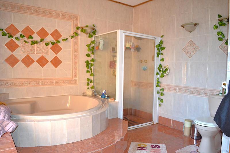 To Let 4 Bedroom Property for Rent in Vyfhoek A H North West